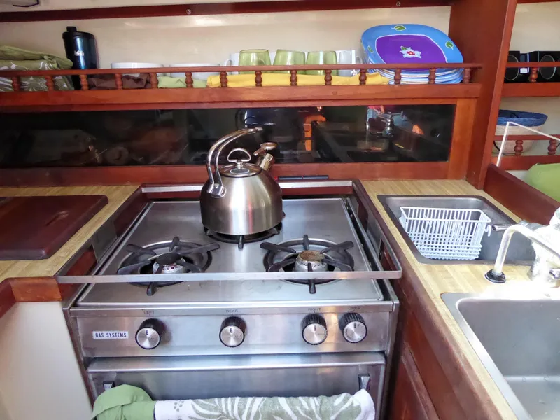 1983 Catalina 30