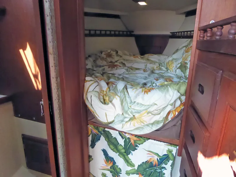1983 Catalina 30