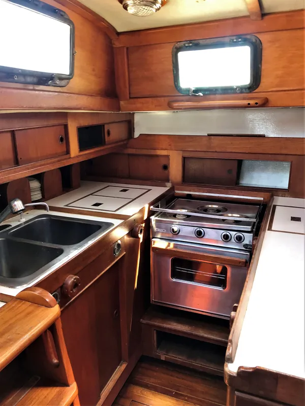 1978 Peterson 44