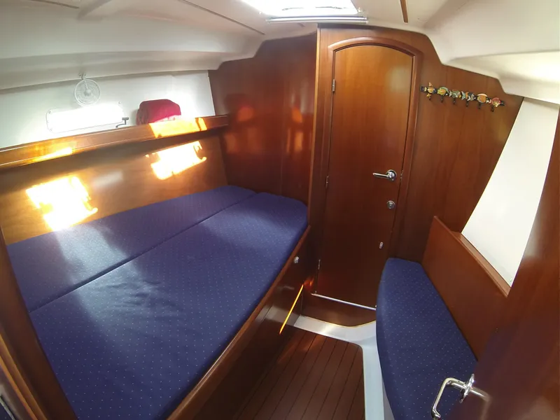 Fwd Cabin 1