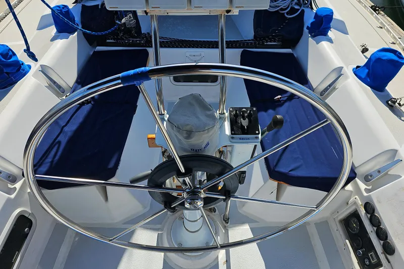 1985 Hunter Legend 40