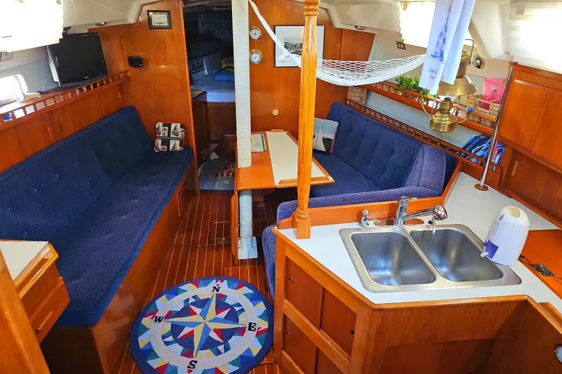 1985 Hunter Legend 40