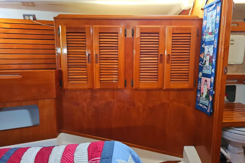 1985 Hunter Legend 40