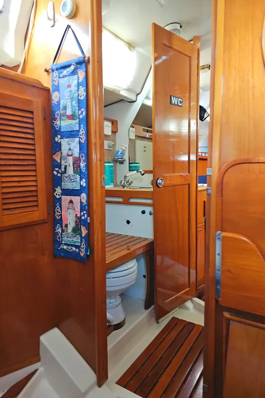 1985 Hunter Legend 40