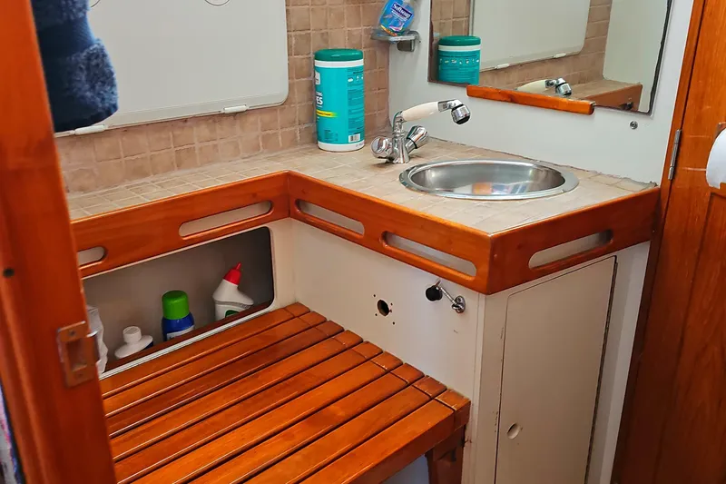 1985 Hunter Legend 40