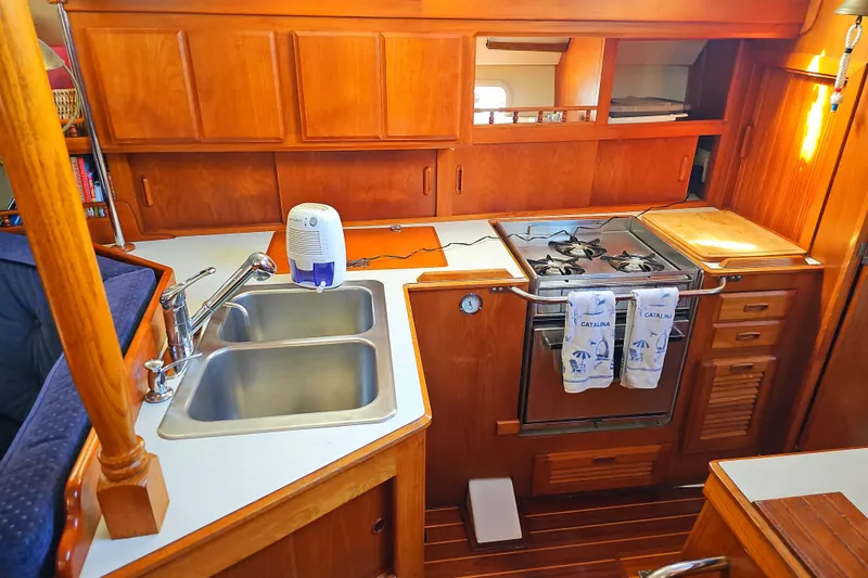 1985 Hunter Legend 40