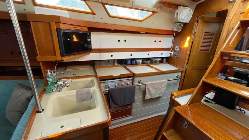 1989 C&C Sloop