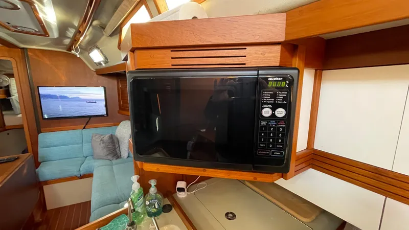 1989 C&C Sloop
