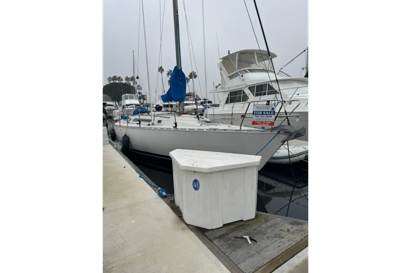 1985 Beneteau First 38