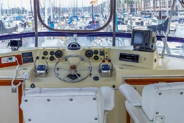 1984 Uniflite Aft Cabin Motor Yacht