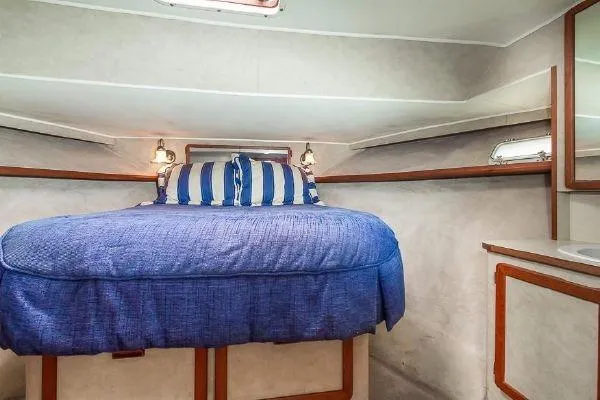 1984 Uniflite Aft Cabin Motor Yacht