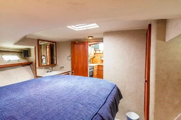 1984 Uniflite Aft Cabin Motor Yacht