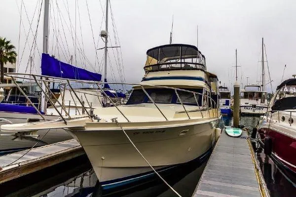 1984 Uniflite Aft Cabin Motor Yacht
