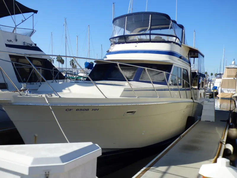 1984 Uniflite Aft Cabin Motor Yacht