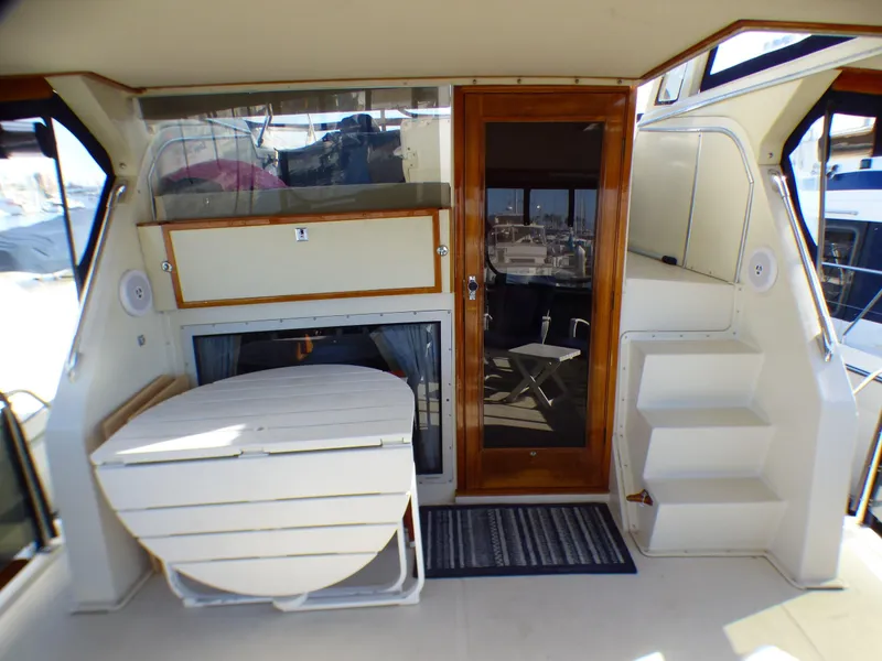 1984 Uniflite Aft Cabin Motor Yacht