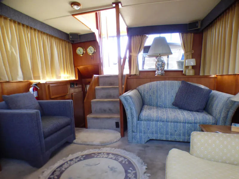 1984 Uniflite Aft Cabin Motor Yacht