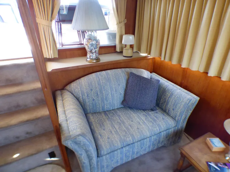 1984 Uniflite Aft Cabin Motor Yacht