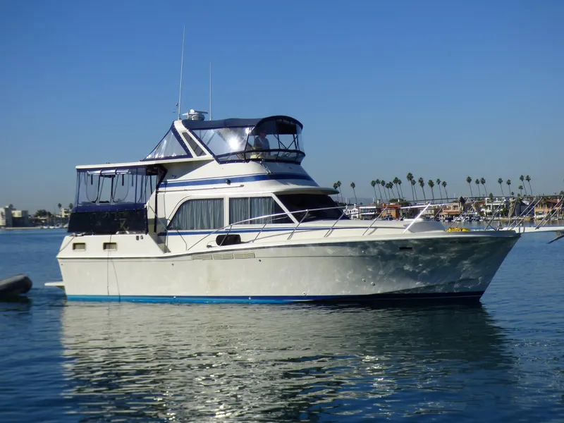 1984 Uniflite Aft Cabin Motor Yacht