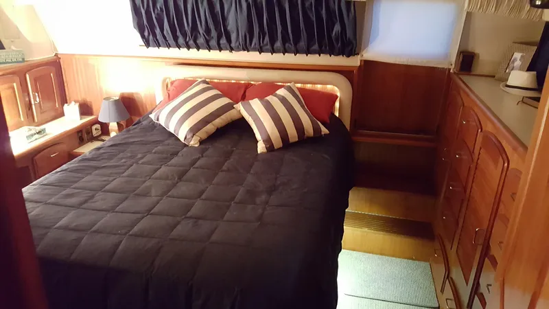 Aft Cabin Bed