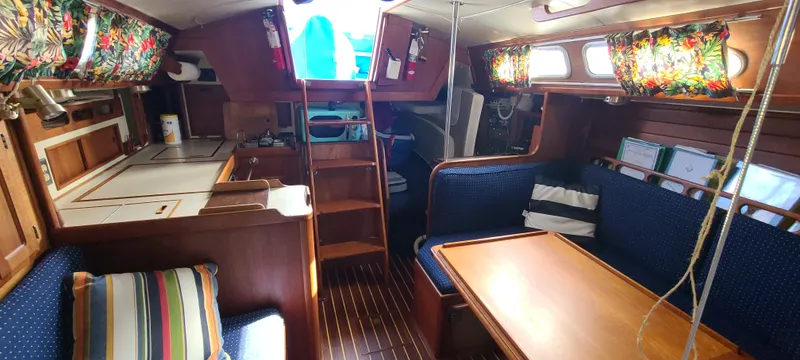 1983 Ericson 35-3