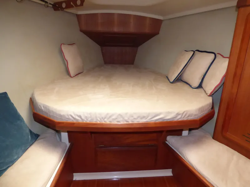 1991 Hunter Passage 42