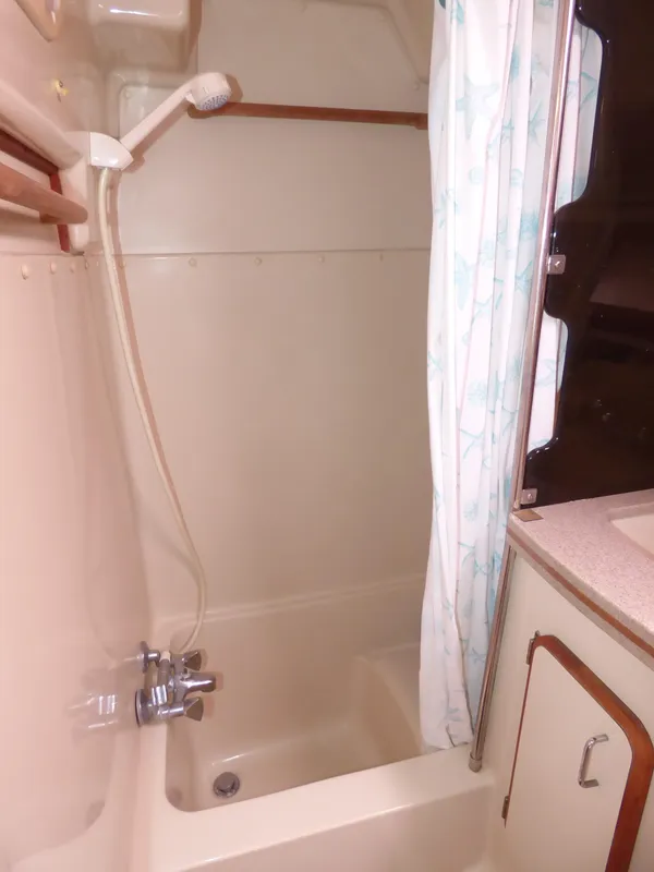1991 Hunter Passage 42
