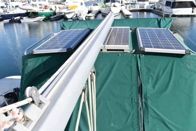 2004 Beneteau 423
