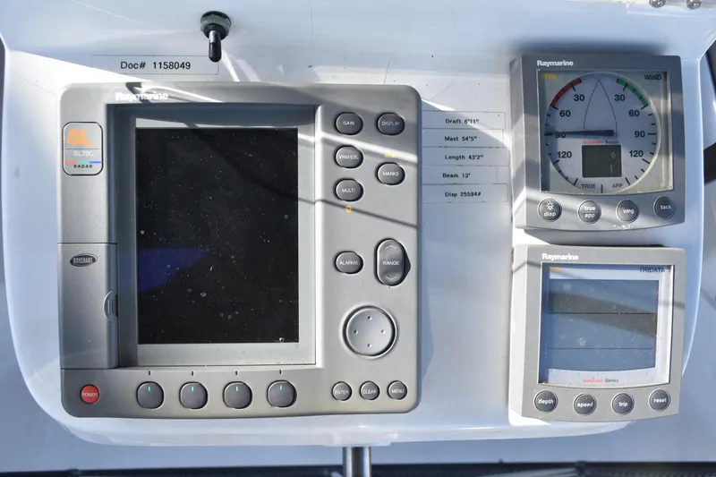 2004 Beneteau 423