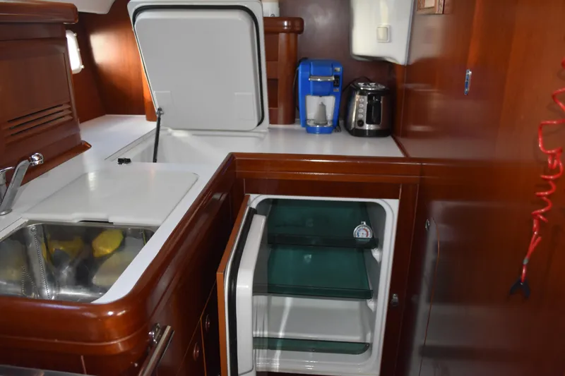 2004 Beneteau 423