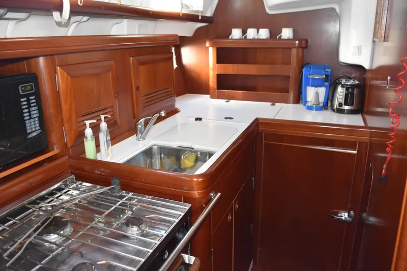 2004 Beneteau 423