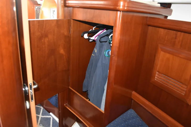 2004 Beneteau 423