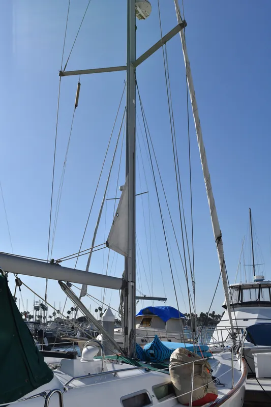 2004 Beneteau 423