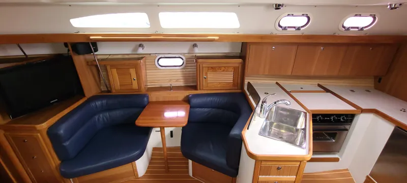 2009 Catalina 375