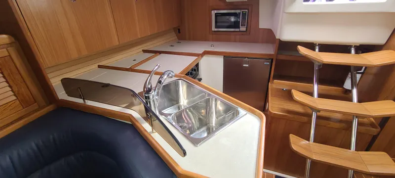 2009 Catalina 375