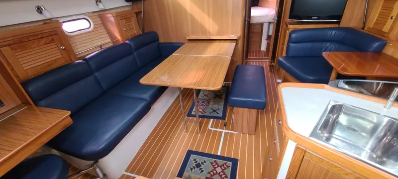 2009 Catalina 375