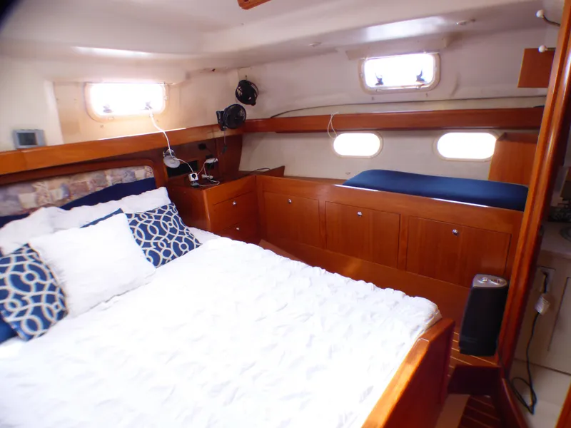 2002 Hunter Passage 420