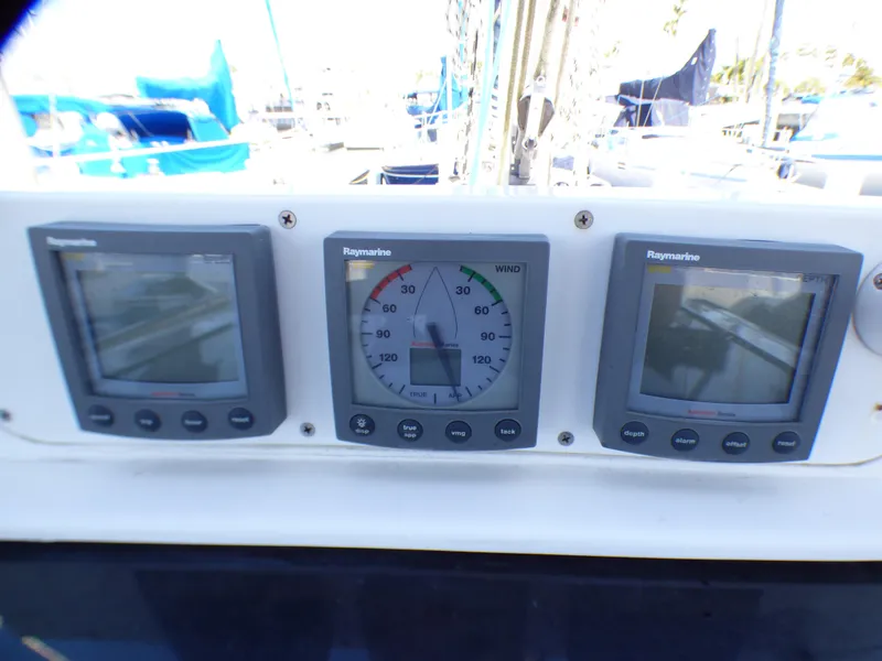 2002 Hunter Passage 420