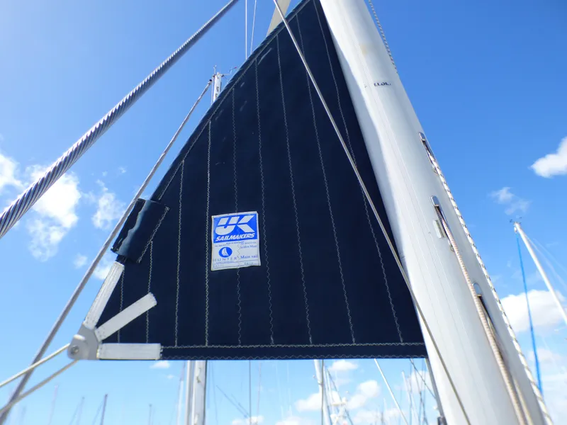 2002 Hunter Passage 420