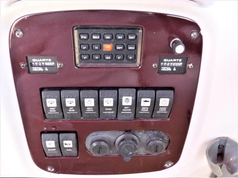 2005 Chaparral 270 Signature