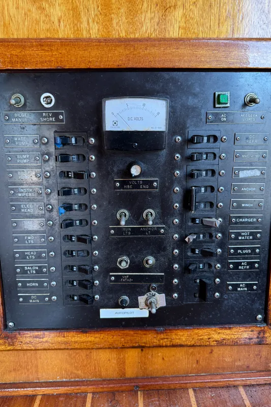 1979 Californian LRC Sedan Bridge
