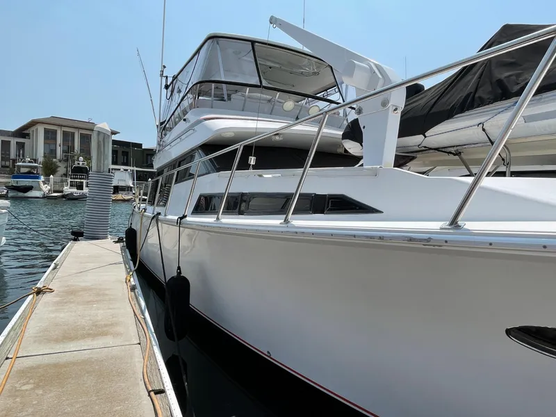 Starboard side vessel