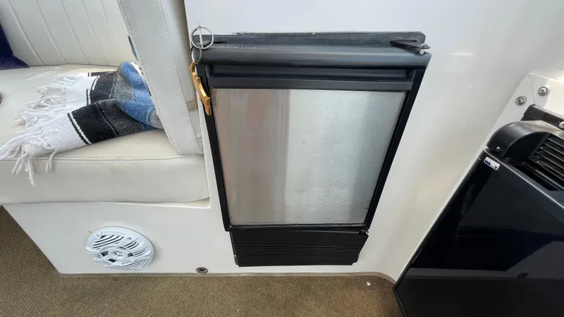 Cockpit Refrigerator
