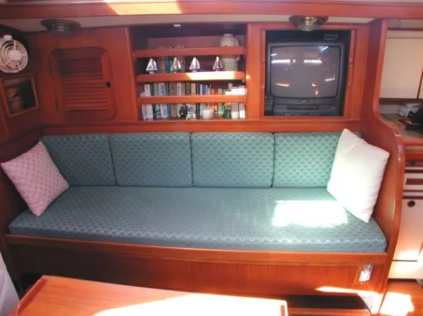 1990 Hylas