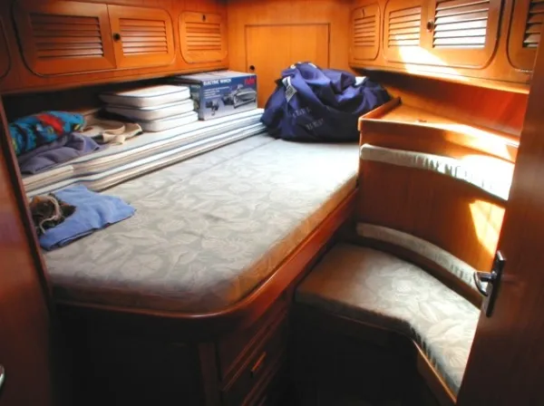 1990 Hylas