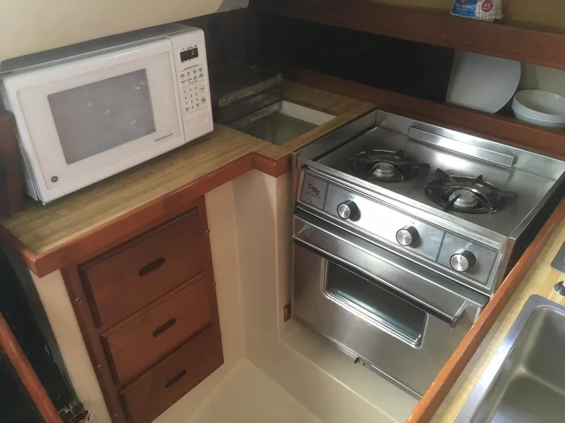 1985 Catalina 30