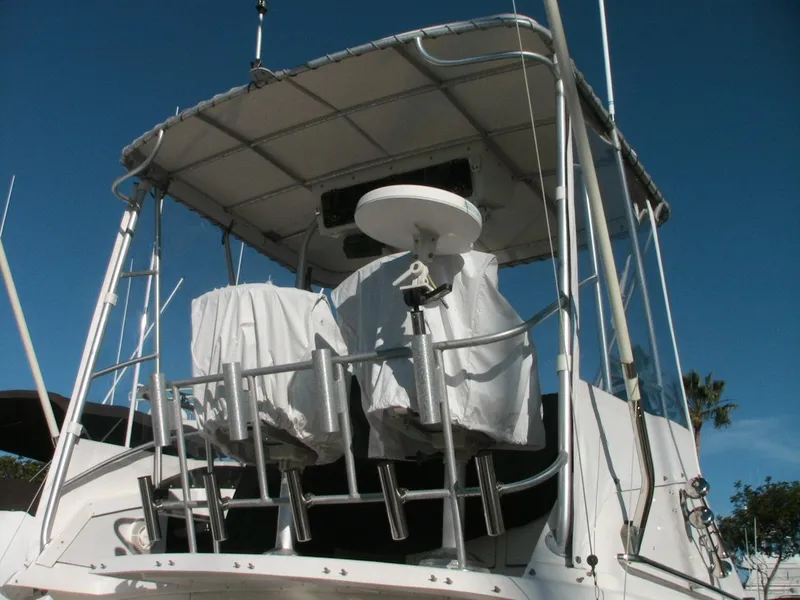 1989 Luhrs 320 Sedan
