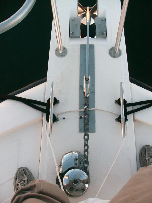 1989 Luhrs 320 Sedan