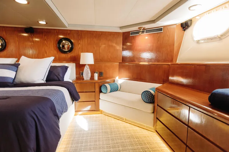 1991 Hatteras 105 Raised Pilothouse