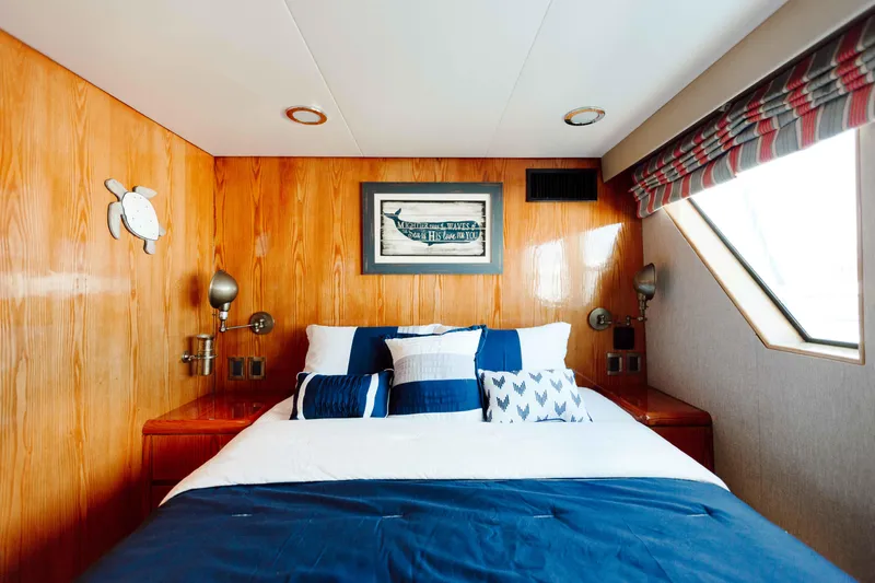 1991 Hatteras 105 Raised Pilothouse