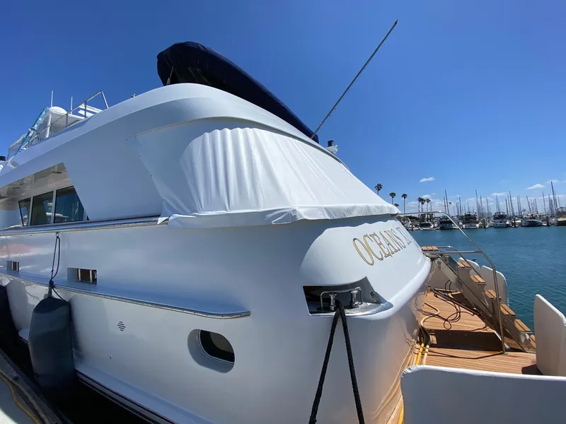 1991 Hatteras 105 Raised Pilothouse